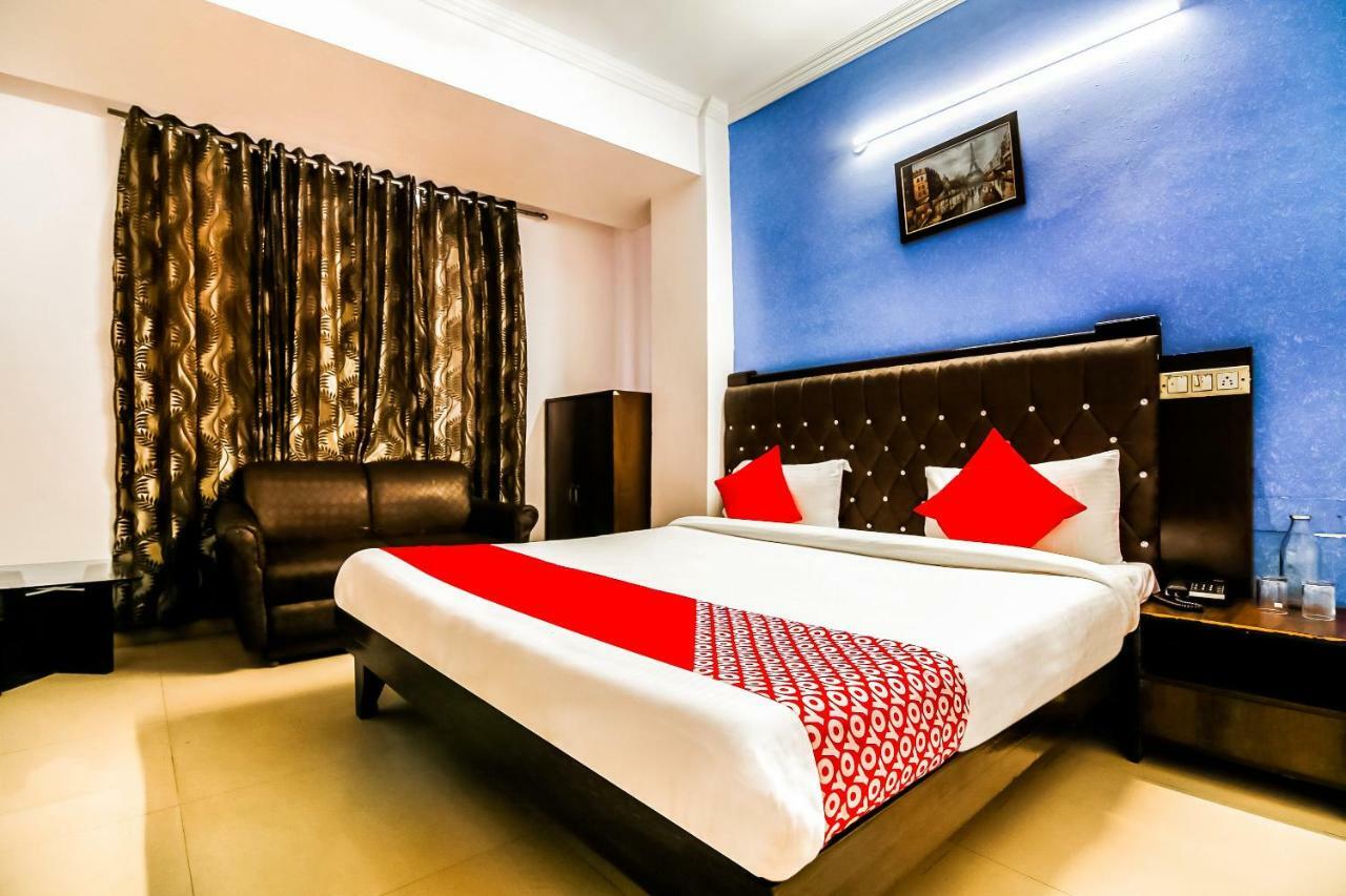 Oyo Flagship 37488 Hotel R V Regency Amritsar Exterior foto